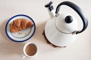 Kaffe och en chokladcroissant. Mums!